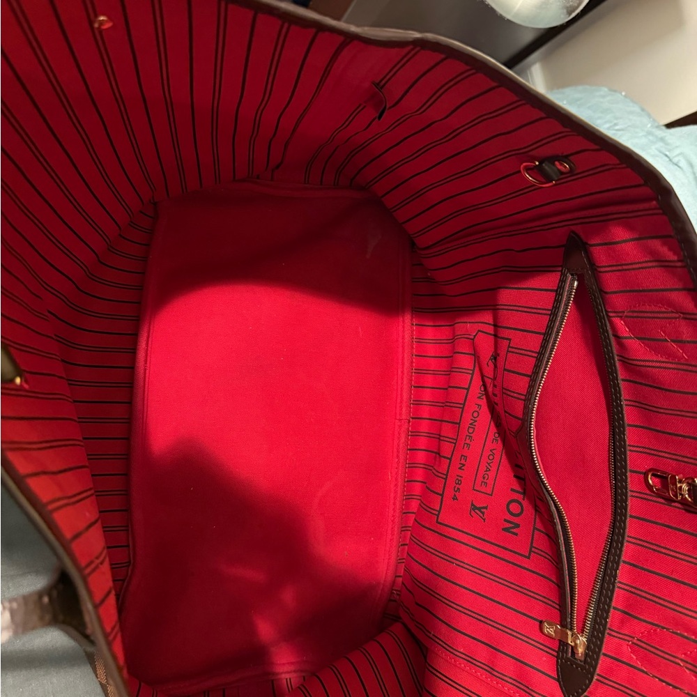 Louis Vuitton Damier Ebene Tote - Picture 5 of 13